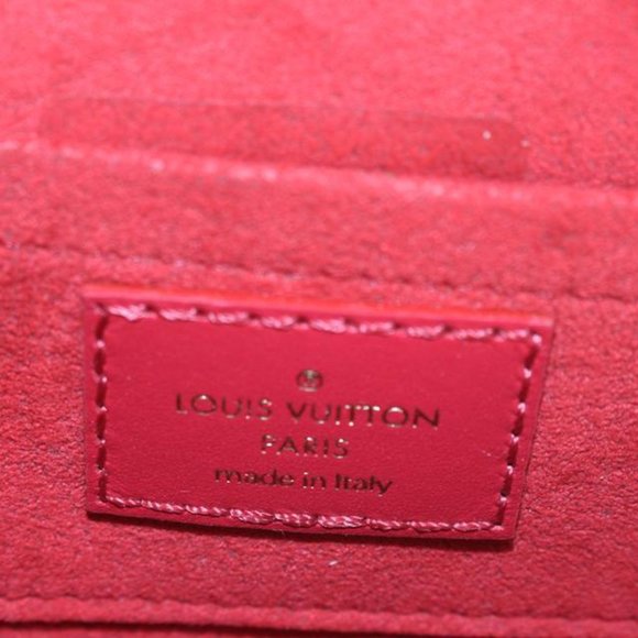 Louis Vuitton Limited Edition Red Quilted Leather - Picture 3 of 12